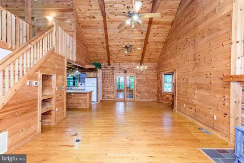 Living - 135 Windjammer Rd, Berlin, MD 21811 photo 7 of 7