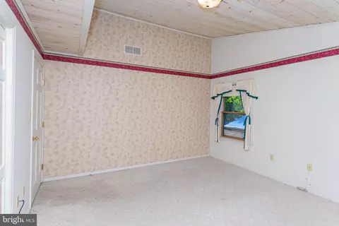 Bedroom - 135 Windjammer Rd, Berlin, MD 21811 photo 2 of 11