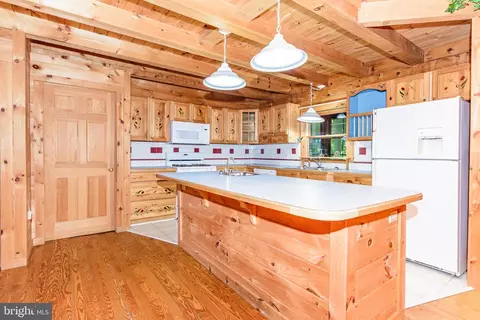 Kitchen - 135 Windjammer Rd, Berlin, MD 21811 photo 1 of 6