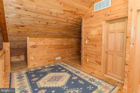 Entry Way - 135 Windjammer Rd, Berlin, MD 21811 photo 4 of 5