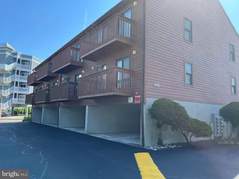 111 58th St #24, Ocean City, MD 21842