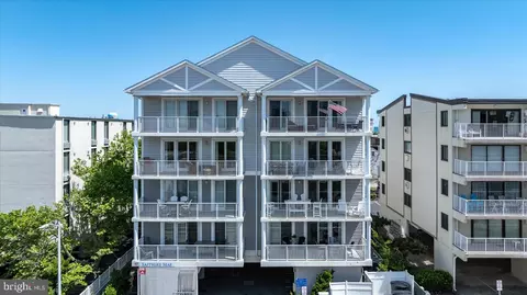 12 35th St #402, Ocean City, MD 21842