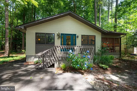 62 Burr Hill Dr, Ocean Pines, MD 21811