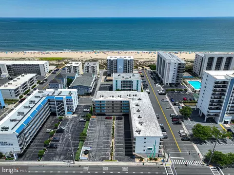 14 133rd St #409, Ocean City, MD 21842