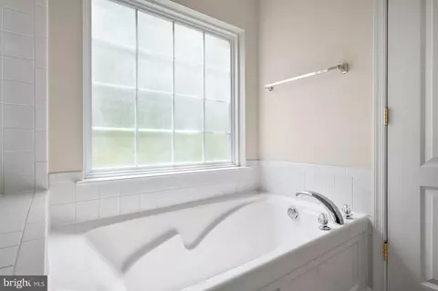 Bath - 487 Dueling Way, Berlin, MD 21811 photo 1 of 1