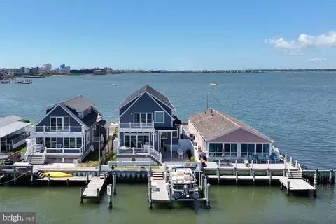 220 52nd St, Ocean City, MD 21842