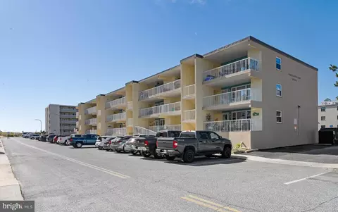11 53rd St #102, Ocean City, MD 21842
