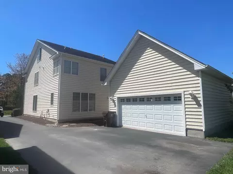 Exterior - 12135 Snug Harbor Rd, Berlin, MD 21811 photo 2 of 2