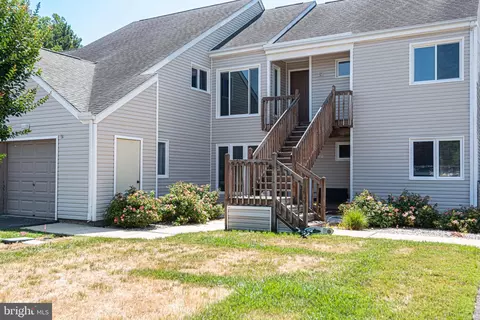 11602 Masters Ln #121, Berlin, MD 21811 photo 2