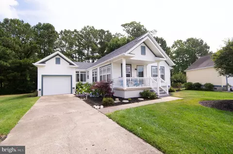 13 Blue Heron Cir, Berlin, MD 21811