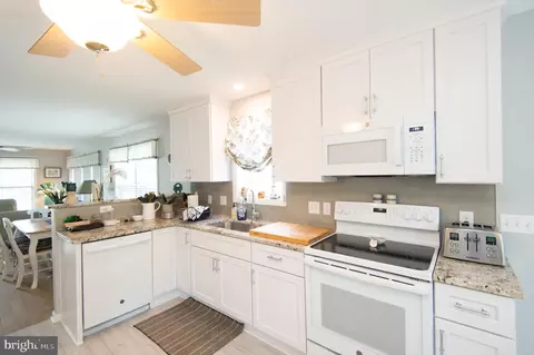 Kitchen - 13 Blue Heron Cir, Berlin, MD 21811 photo 2 of 3