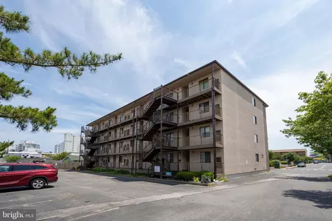 204 33rd St #40401, Ocean City, MD 21842