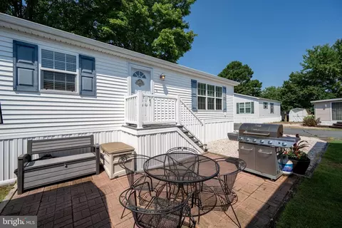 329 Pine Cone Dr, Berlin, MD 21811