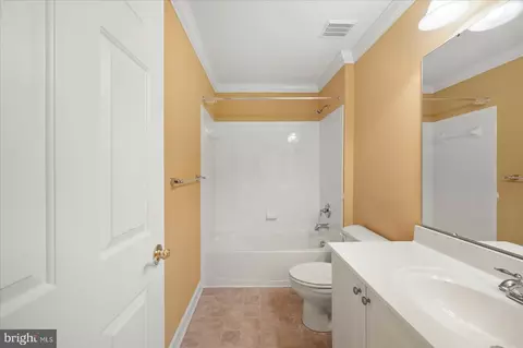 Bath - 207 Powell Cir, Berlin, MD 21811 photo 3 of 4