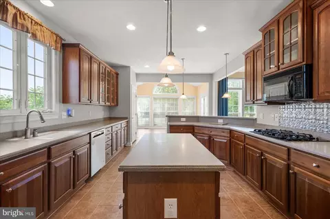 Kitchen - 207 Powell Cir, Berlin, MD 21811 photo 4 of 6