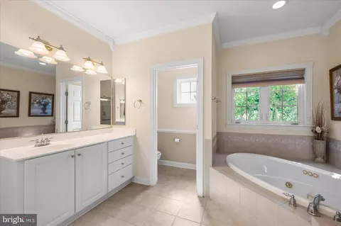 Bath - 207 Powell Cir, Berlin, MD 21811 photo 1 of 4