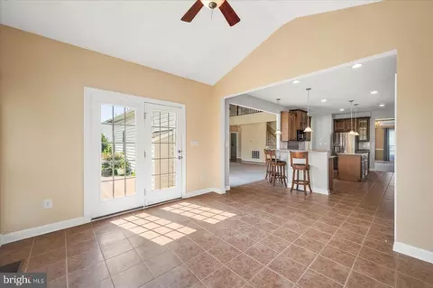 Entry Way - 207 Powell Cir, Berlin, MD 21811 photo 5 of 13