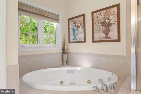 Bath - 207 Powell Cir, Berlin, MD 21811 photo 2 of 4