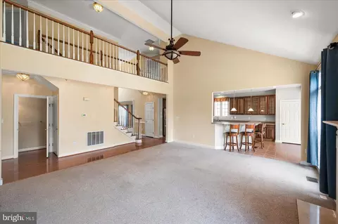 Living - 207 Powell Cir, Berlin, MD 21811 photo 4 of 5