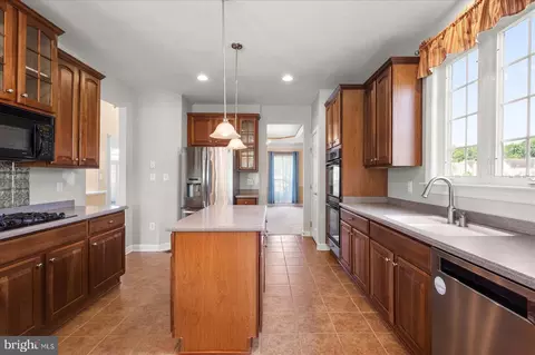 Kitchen - 207 Powell Cir, Berlin, MD 21811 photo 2 of 6