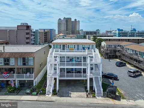 7 52nd St #102, Ocean City, MD 21842