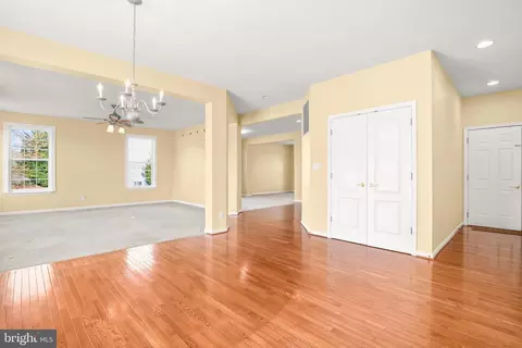 Living - 203 Flagship Cir, Berlin, MD 21811 photo 9 of 10