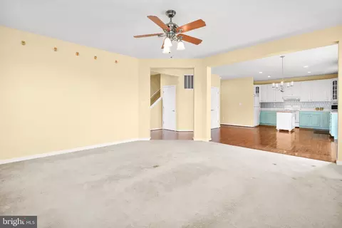 Living - 203 Flagship Cir, Berlin, MD 21811 photo 8 of 10