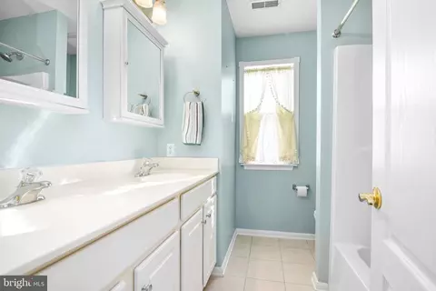 Bath - 203 Flagship Cir, Berlin, MD 21811 photo 4 of 4