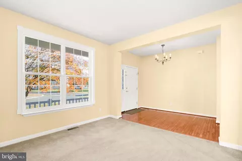Living - 203 Flagship Cir, Berlin, MD 21811 photo 2 of 10