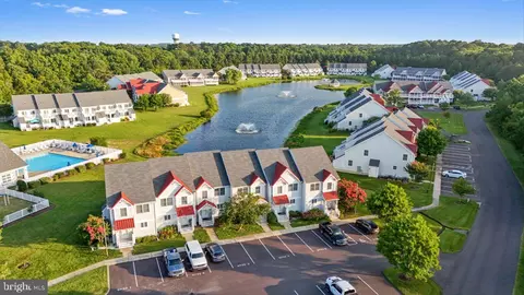 9733 Village Ln #4, Ocean City, MD 21842