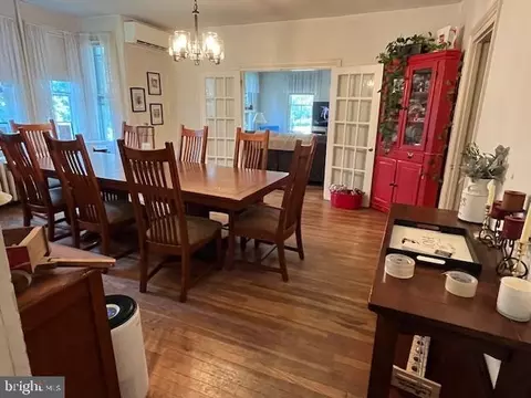 Dining - 203 S Main St, Berlin, MD 21811 photo 1 of 3