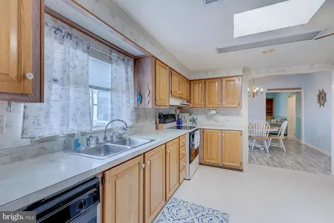 8 Midship Dr, Berlin, MD 21811 photo 11