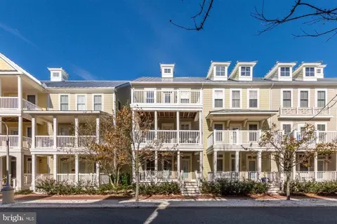 8 Beach Walk Ln, Ocean City, MD 21842