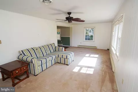 Living - 12461 Dixie Dr, Bishopville, MD 21813 photo 4 of 4