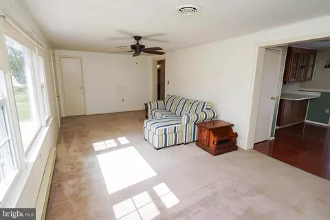 Living - 12461 Dixie Dr, Bishopville, MD 21813 photo 2 of 4
