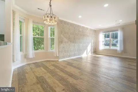 Living - 325 Schooner Ln #206, Berlin, MD 21811 photo 2 of 3