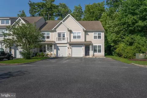 325 Schooner Ln #206, Berlin, MD 21811