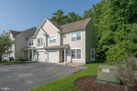 Exterior - 325 Schooner Ln #206, Berlin, MD 21811 photo 2 of 5