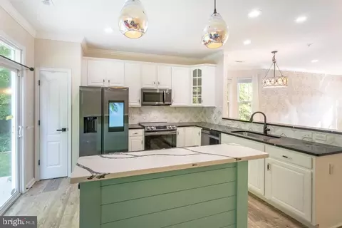 Kitchen - 325 Schooner Ln #206, Berlin, MD 21811 photo 2 of 3