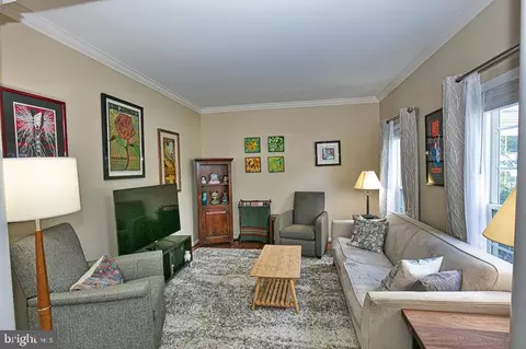 Living - 280 Powell Cir, Berlin, MD 21811 photo 1 of 2