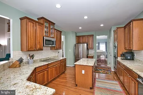 Kitchen - 280 Powell Cir, Berlin, MD 21811 photo 3 of 5