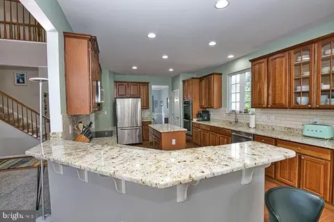 Kitchen - 280 Powell Cir, Berlin, MD 21811 photo 4 of 5
