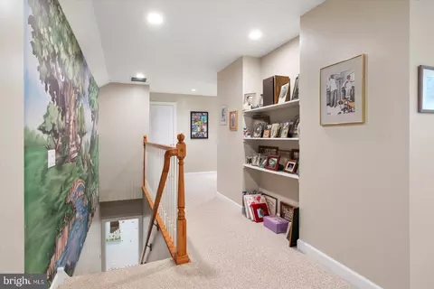 Entry Way - 12520 Deer Point Cir, Berlin, MD 21811 photo 5 of 9