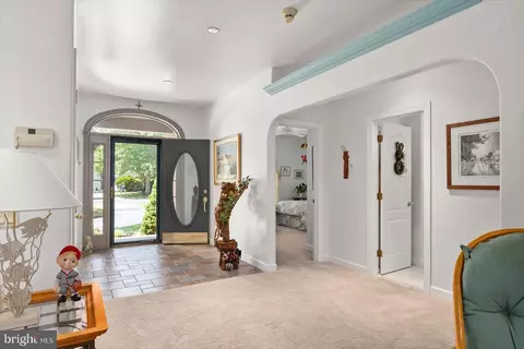 Entry Way - 12520 Deer Point Cir, Berlin, MD 21811 photo 3 of 9