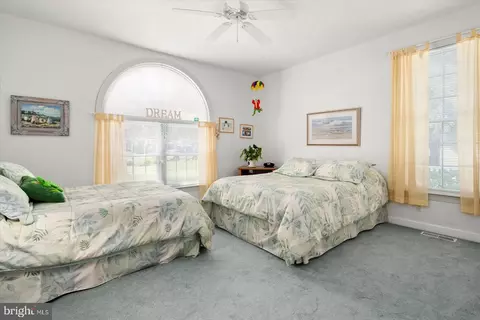 Bedroom - 12520 Deer Point Cir, Berlin, MD 21811 photo 4 of 10