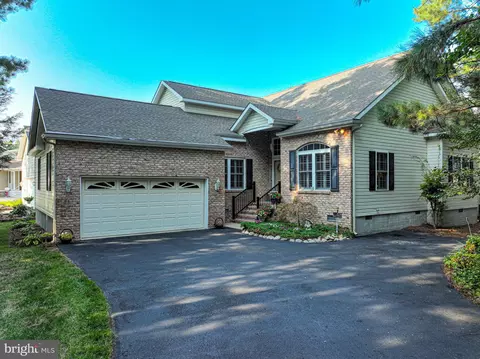 11318 River Run Ln, Berlin, MD 21811
