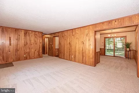 Living - 18 Brandywine Dr, Ocean Pines, MD 21811 photo 3 of 4