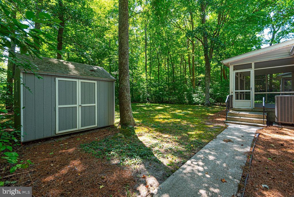 Exterior - 18 Brandywine Dr, Ocean Pines, MD 21811 photo 5 of 12