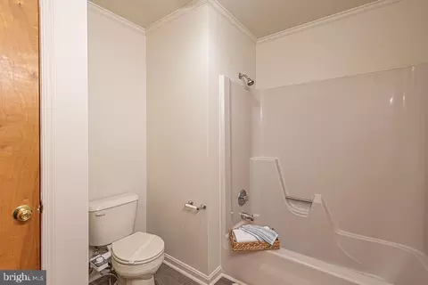 Bath - 18 Brandywine Dr, Ocean Pines, MD 21811 photo 2 of 6