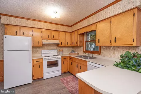 Kitchen - 18 Brandywine Dr, Ocean Pines, MD 21811 photo 6 of 6